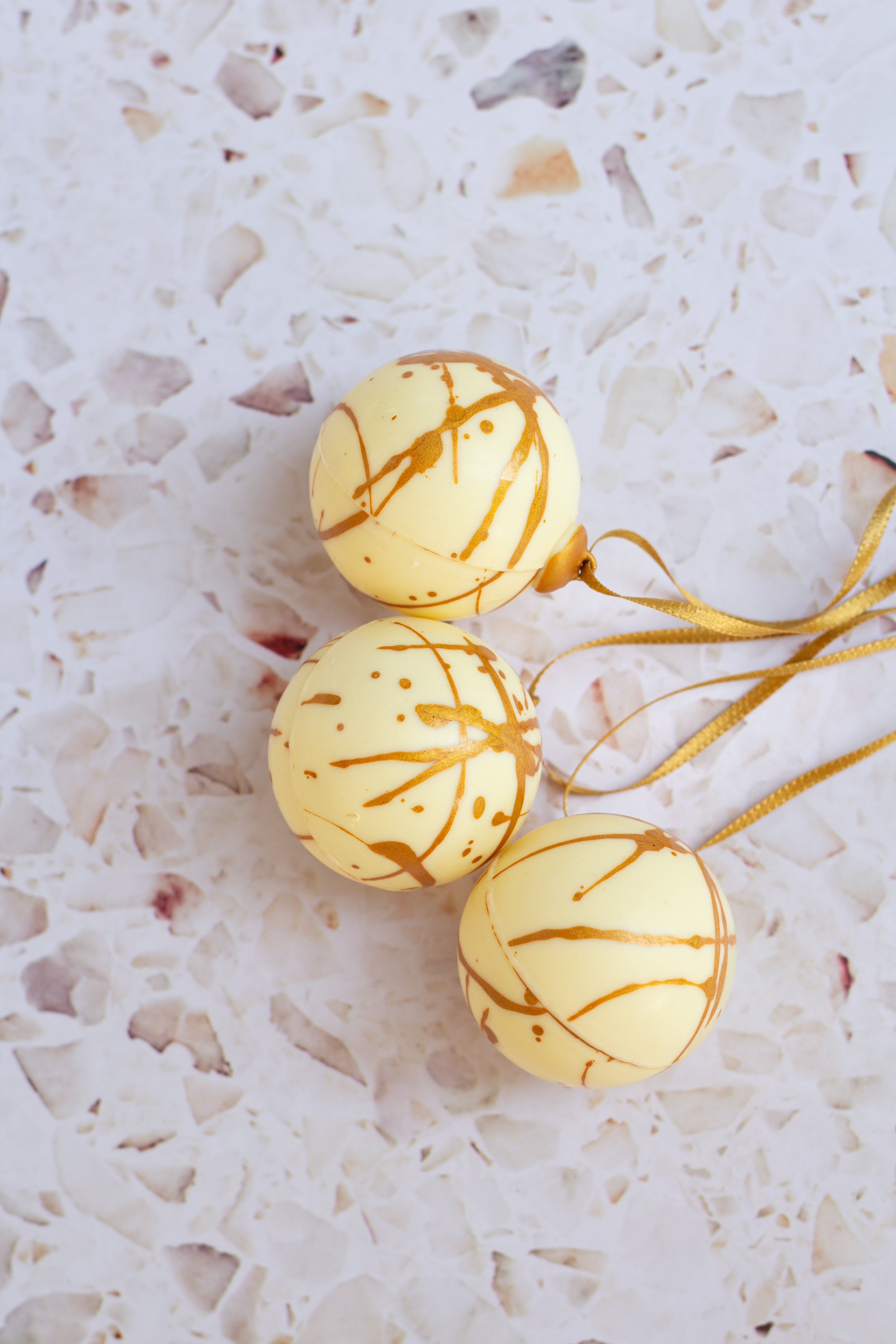 'White Christmas' Fudge Baubles