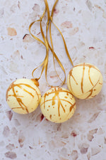 Load image into Gallery viewer, &#39;White Christmas&#39; Fudge Baubles
