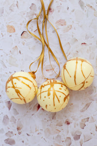 'White Christmas' Fudge Baubles
