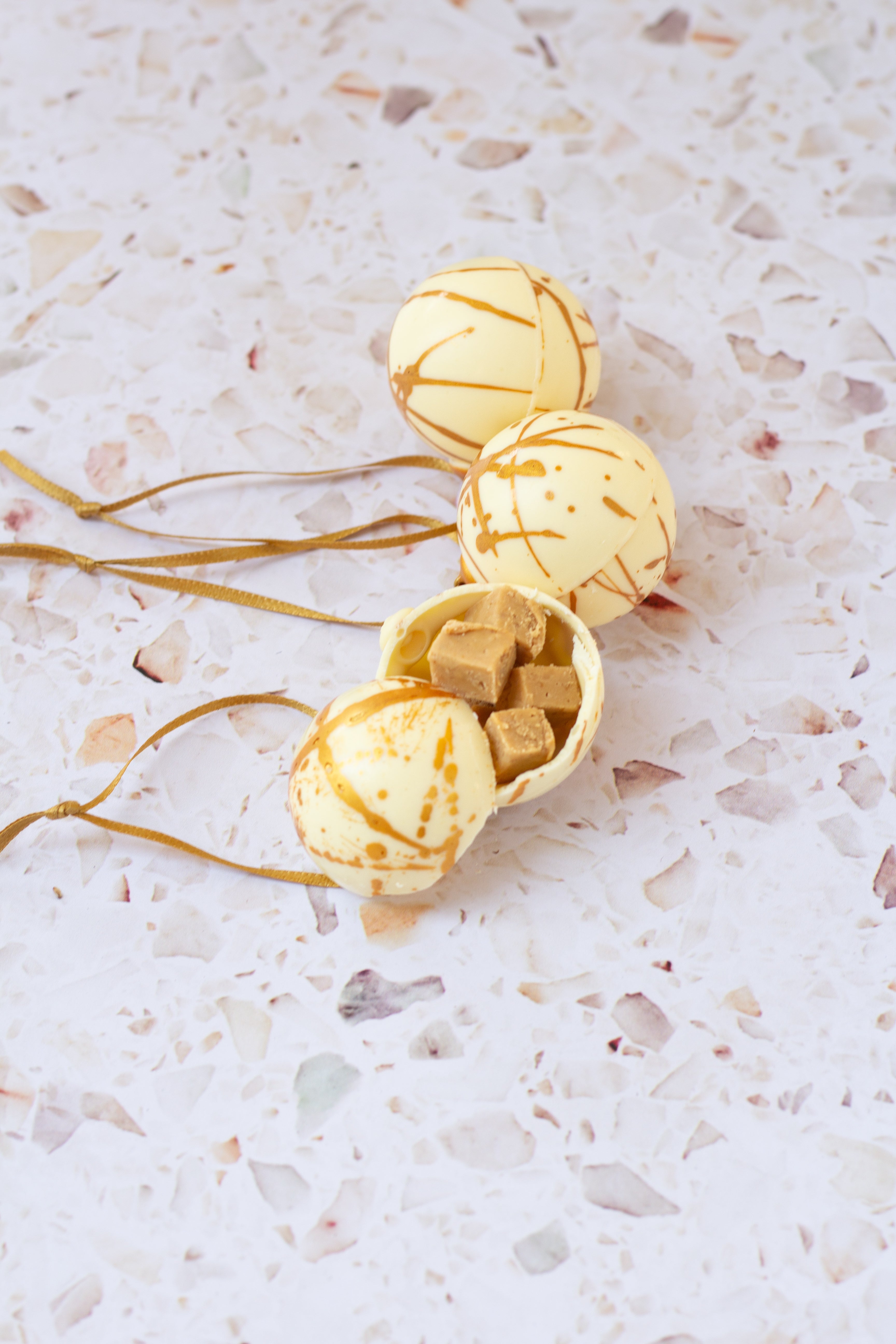 'White Christmas' Fudge Baubles