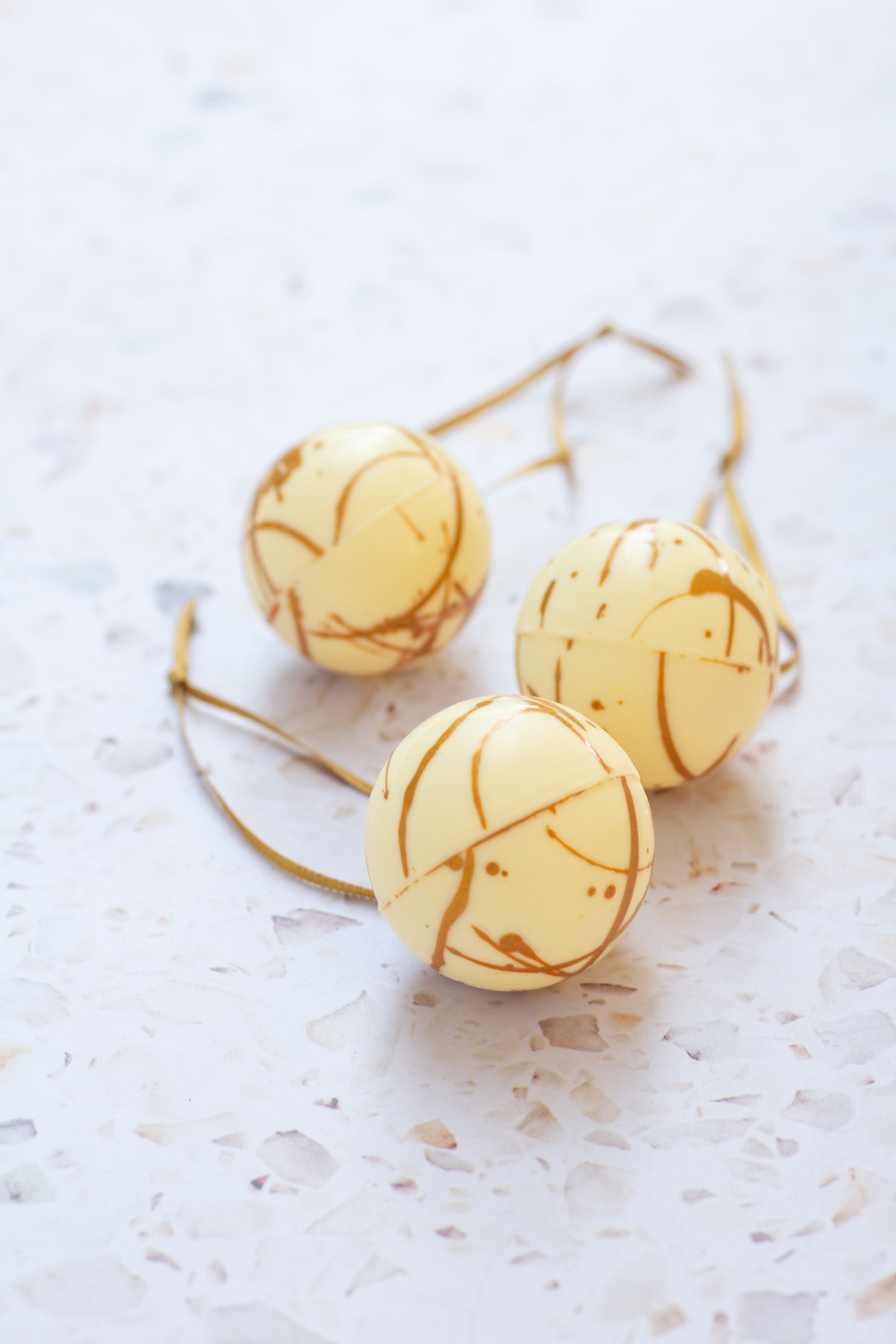'White Christmas' Fudge Baubles