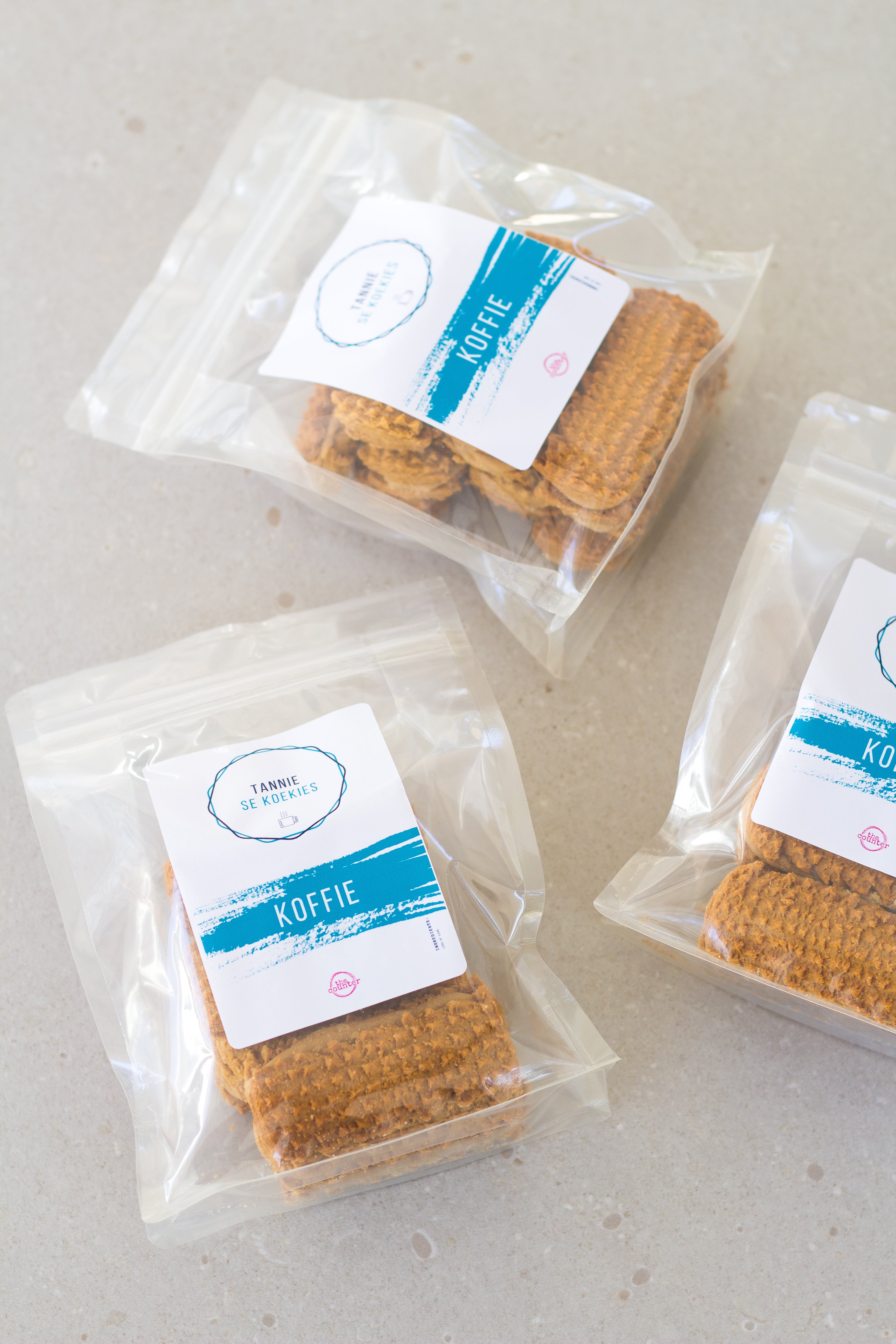 Koffie koekies in branded packaging - three bags